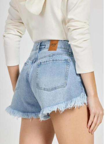 Short celeste, tiro bajo, rigido