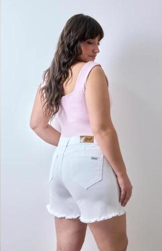 SHORT BLANCO CON STRASS DEFLECADO ELASTIZADO