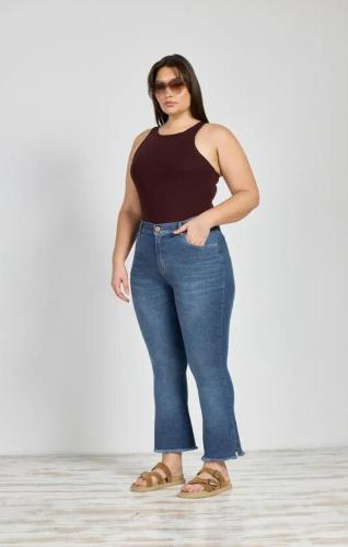 CROP SEMI OXFORD STONE CON TAJO EN BOTA ELASTIZADO