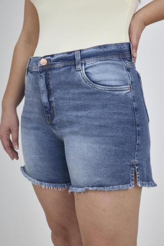 SHORT STONE DEFLECADO CON ABERTURA LATERAL ELASTIZADO