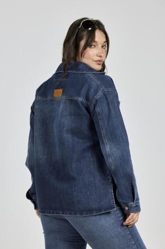 CAMISA OVERSIZE AZUL CON ABERTURA LATERAL RÍGIDO