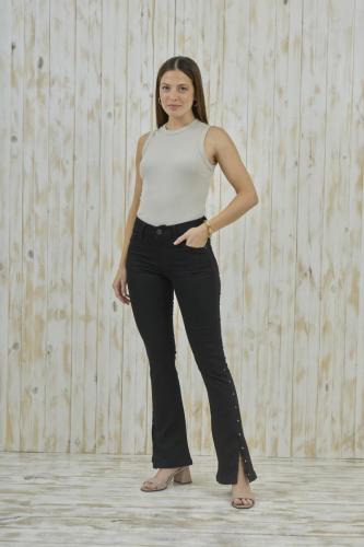 SEMI OXFORD NEGRO CON ABERTURA Y TACHAS EN BOTA ELASTIZADO