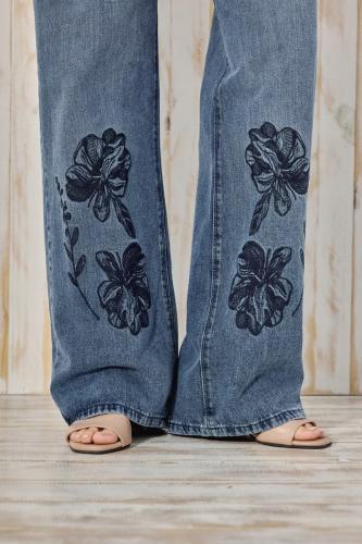 BAGGY STONE BORDADO EN BOTA RÍGIDO