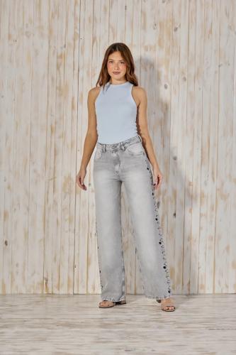 WIDE LEG GRIS CON BORDADO ESTRELLAS Y TACHAS RIGIDO