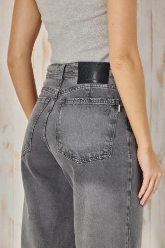 WIDE LEG GRIS OSCURO CLÁSICO RÍGIDO