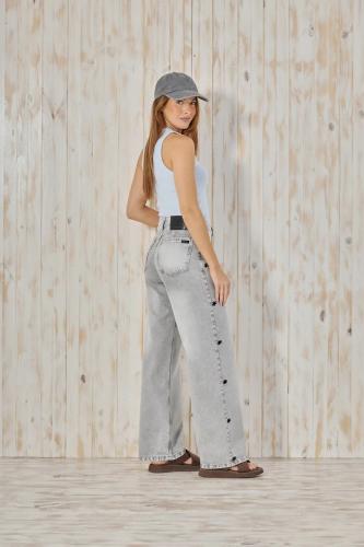 WIDE LEG GRIS CON BORDADO ESTRELLA RIGIDO