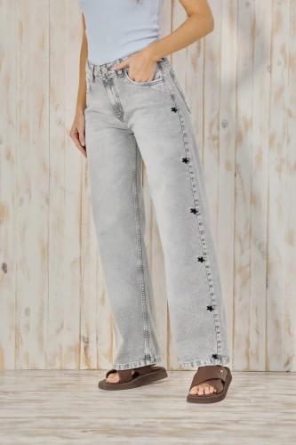 WIDE LEG GRIS CON BORDADO ESTRELLA RIGIDO