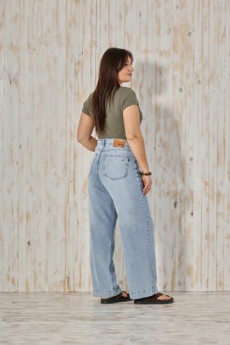 WIDE LEG CROP CELESTE CON RUEDO RÍGIDO
