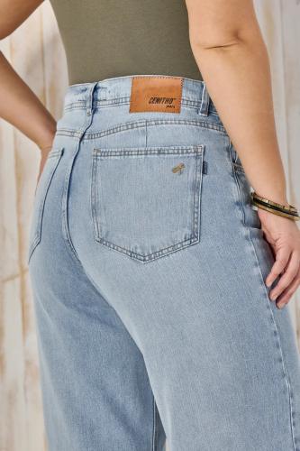 WIDE LEG CROP CELESTE CON RUEDO RÍGIDO