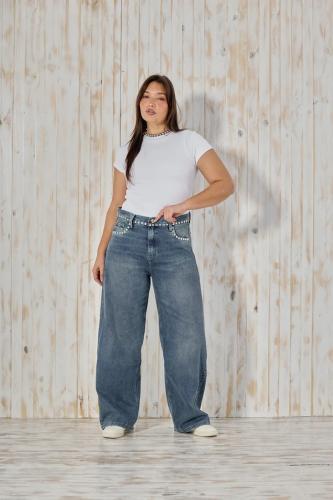 BAGGY MATIZADO CON TACHAS EN BOLSILLO RIGIDO