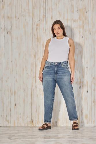 MOM STONE CON PINZAS Y BOTA REMANGADA RÍGIDO