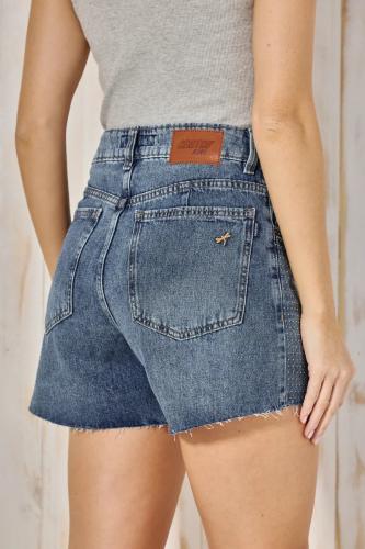 SHORT STONE CON BRILLO LINEAL RÍGIDO